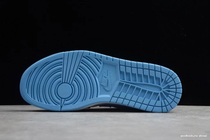 AO9944-441 Jordan Air 1 (W) Low UNC 0719